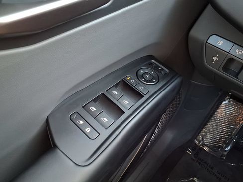 Certified 2024 Kia EV9 Light Long Range RWD image 22