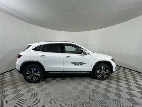 Used 2025 Mercedes-Benz GLA 250 4MATIC image 9