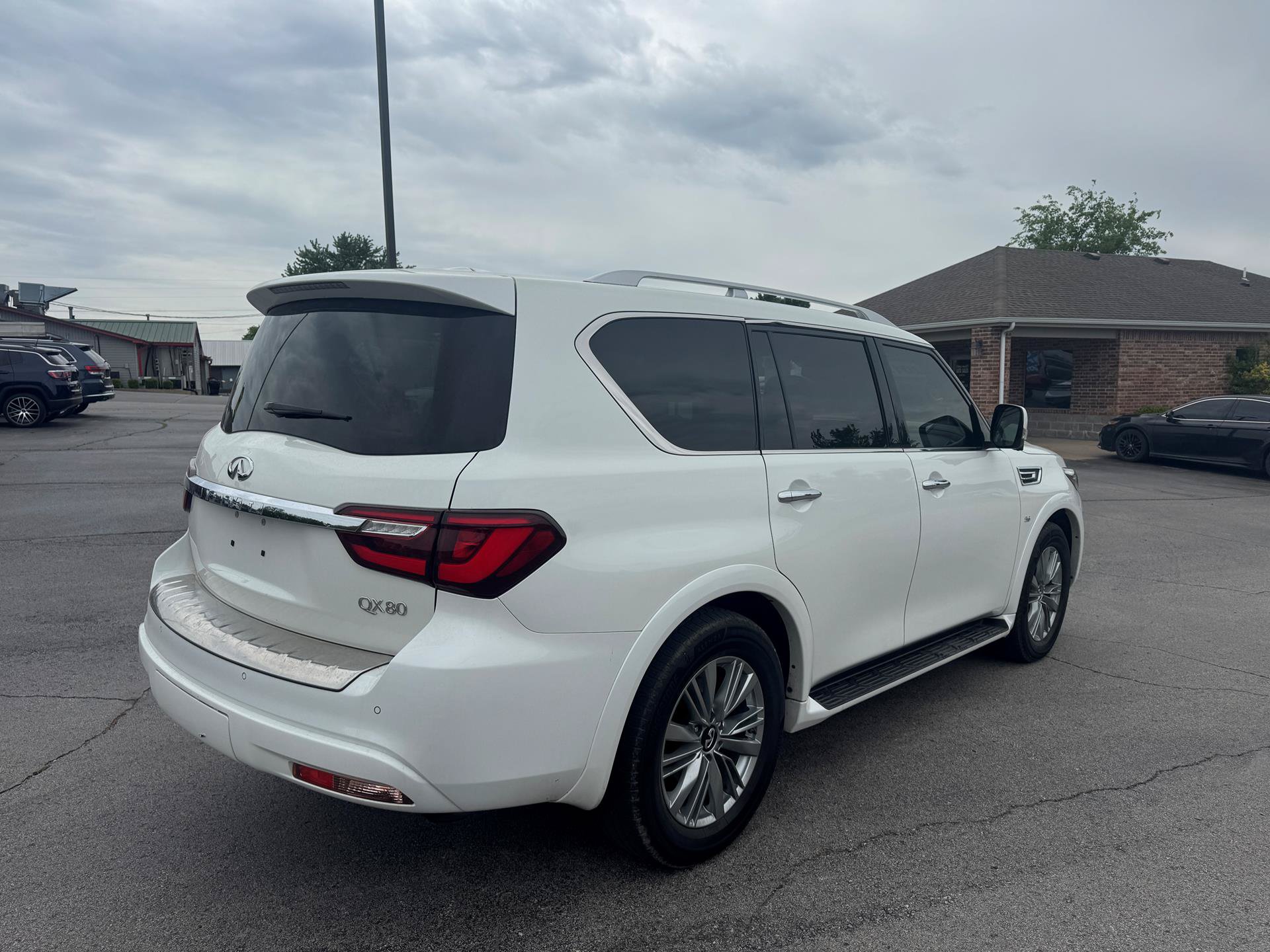 Used 2019 INFINITI QX80 Luxe w/ Cargo Package AWD/4WD image 6