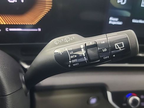 Used 2026 Kia Carnival EX FWD image 31
