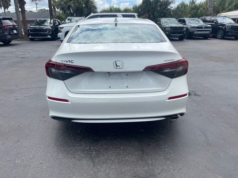 Used 2025 Honda Civic Sport image 4