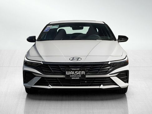 New 2026 Hyundai Elantra SEL Sport Premium FWD image 2