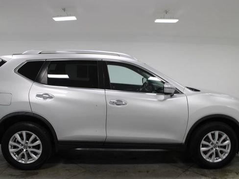 Used 2020 Nissan Rogue SV AWD/4WD image 11