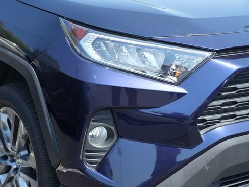 Used 2020 Toyota RAV4 XLE Premium FWD image 3
