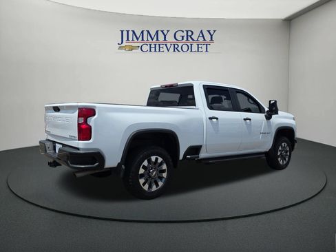 Used 2024 Chevrolet Silverado 2500 Custom w/ Custom Convenience Package AWD/4WD image 5