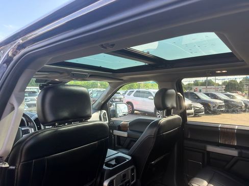 Used 2018 Ford F150 Lariat w/ Equipment Group 502A Luxury AWD/4WD image 18