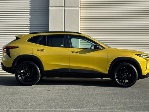 Used 2025 Chevrolet Trax ACTIV w/ Driver Confidence Package image 3