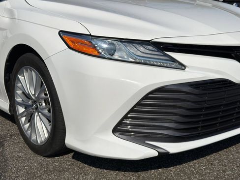 Used 2019 Toyota Camry XLE FWD image 12