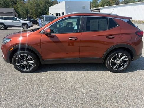 Used 2020 Buick Encore GX Select w/ Advanced Technology Package AWD/4WD image 3