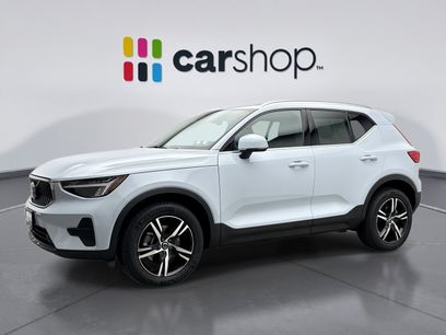 Used 2025 Volvo XC40 B5 Core