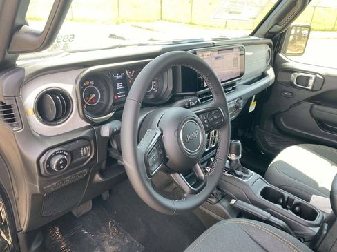 New 2026 Jeep Gladiator Sport AWD/4WD image 17