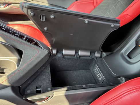 Used 2023 Chevrolet Corvette Stingray Premium Conv w/ Z51 Performance Package RWD image 33