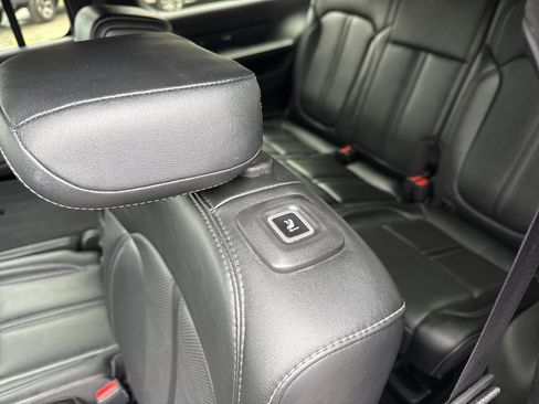 Used 2023 Jeep Wagoneer L Series III w/ Preferred Equipment Group image 11