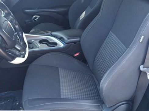 Used 2019 Dodge Challenger R/T w/ Driver Convenience Group RWD image 33