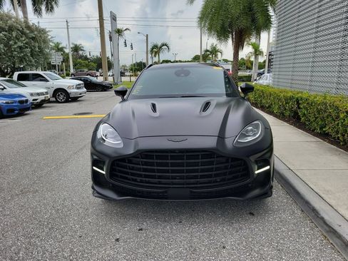 Used 2024 Aston Martin DBX 707 AWD/4WD image 2