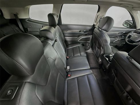 Used 2023 Kia Telluride EX image 28