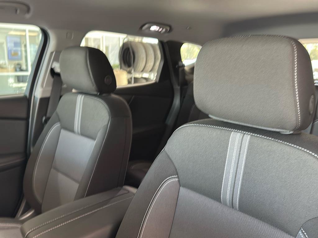 New 2025 Chevrolet Blazer LT w/ Midnight/Sport Edition FWD image 5