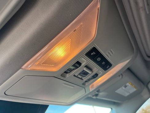 Used 2019 Toyota RAV4 XLE image 18