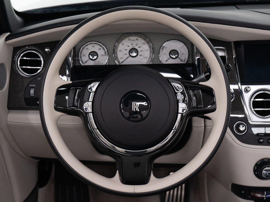 Certified 2018 Rolls-Royce Dawn RWD image 36