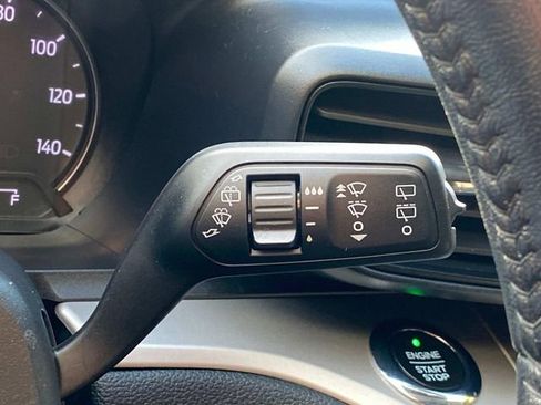 Used 2021 Ford Explorer XLT image 24