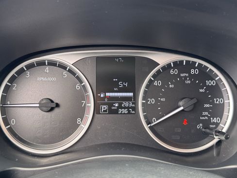 Certified 2025 Nissan Kicks Play S image 21