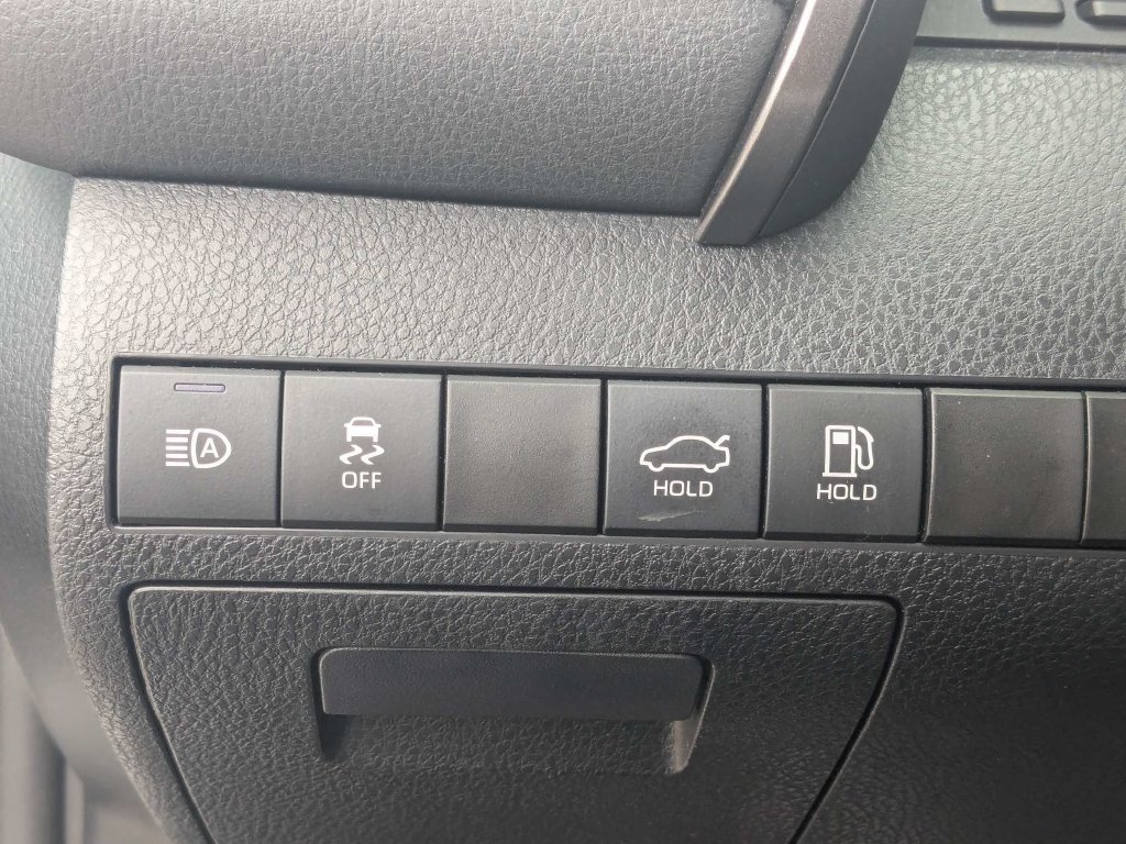 Used 2022 Toyota Camry XLE FWD image 29