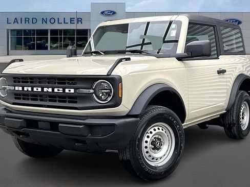 New 2025 Ford Bronco 2-Door AWD/4WD image 1