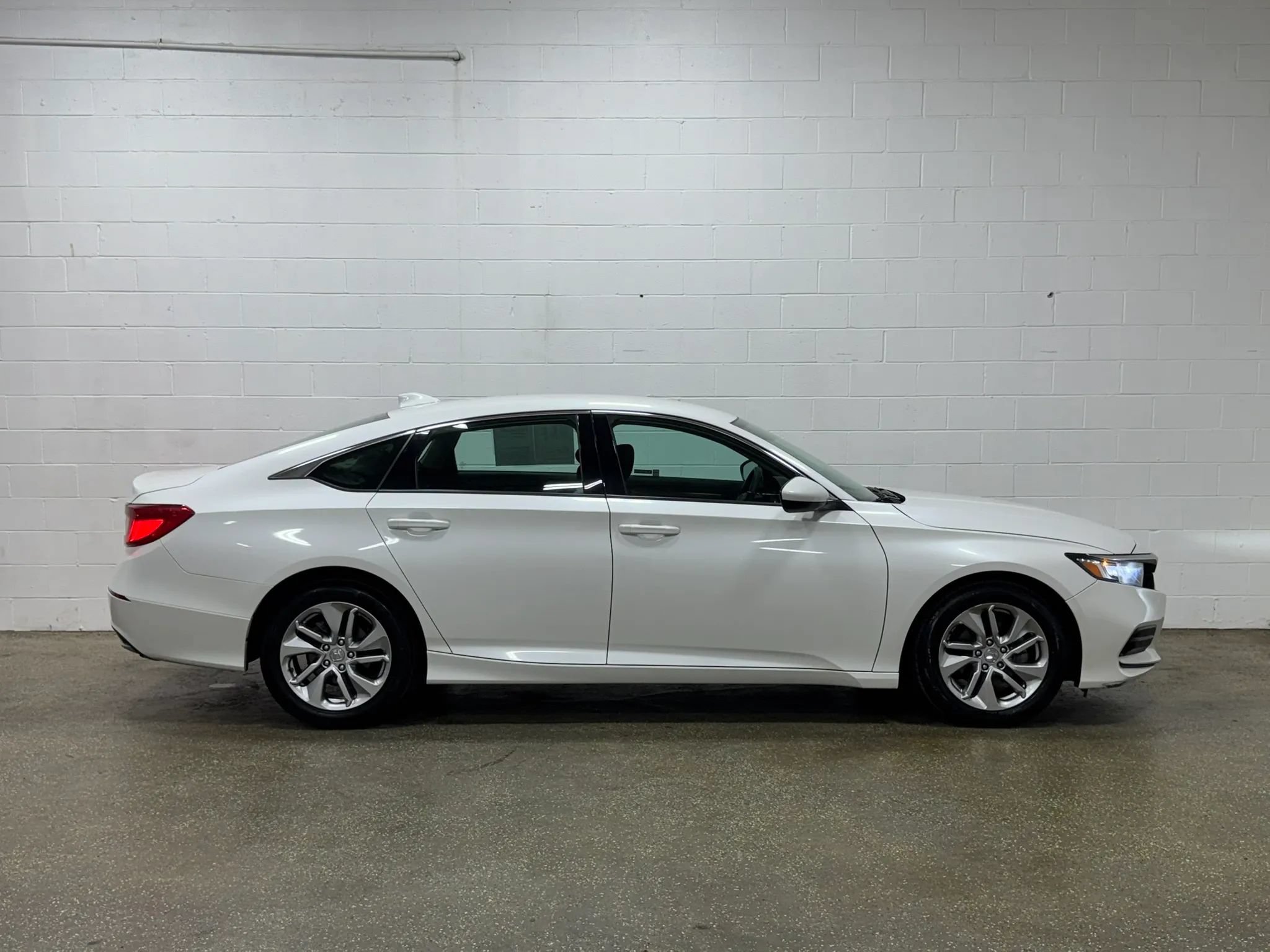 Used 2019 Honda Accord LX image 2