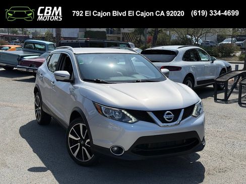 Used 2017 Nissan Rogue Sport SL FWD image 1