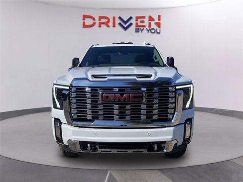 New 2026 GMC Sierra 2500 Denali w/ Denali Reserve Package AWD/4WD image 7