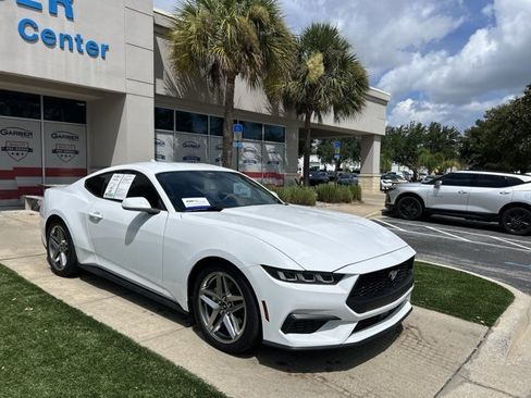 Certified 2024 Ford Mustang Coupe RWD image 3