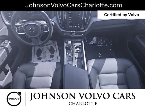 Certified 2025 Volvo XC60 B5 Core AWD/4WD image 11