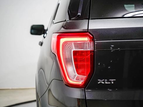 Used 2019 Ford Explorer XLT w/ Equipment Group 202A image 9