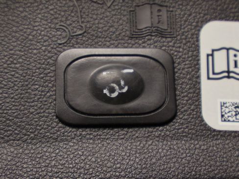 Used 2017 Ford Escape Titanium image 16