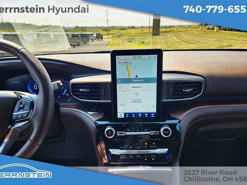 Used 2022 Ford Explorer King Ranch w/ Premium Technology Package AWD/4WD image 9