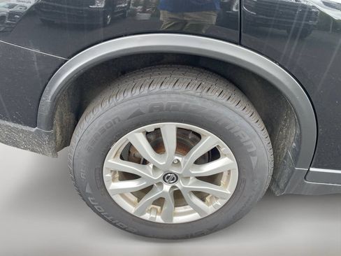 Used 2020 Nissan Rogue S w/ Special Edition Package FWD image 10