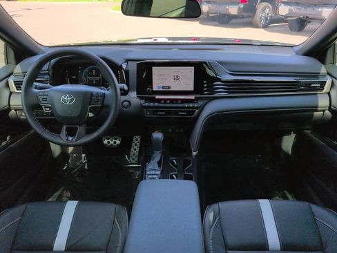 Used 2026 Toyota Camry SE FWD image 14