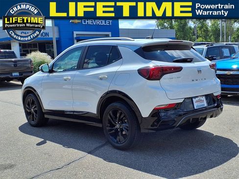 Used 2024 Buick Encore GX Sport Touring FWD image 7