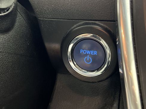 Used 2016 Toyota Camry SE w/ Moonroof Package FWD image 31
