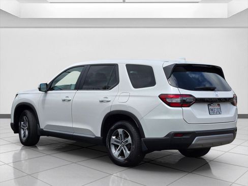Used 2024 Honda Pilot EX-L image 7