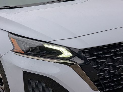 New 2025 Nissan Altima 2.5 SR w/ SR Premium Package image 11