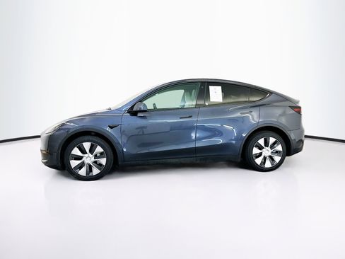 Used 2022 Tesla Model Y Long Range image 4
