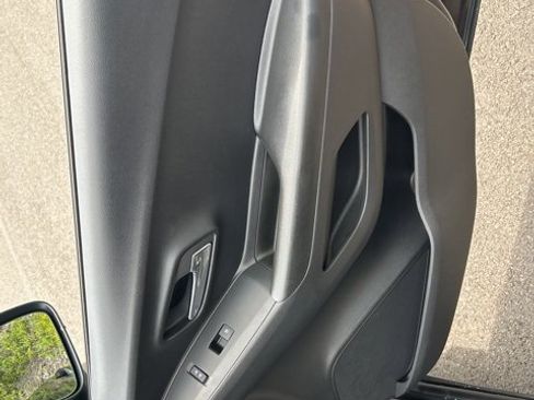 Certified 2022 Chevrolet Trax LT w/ LT Convenience Package image 6