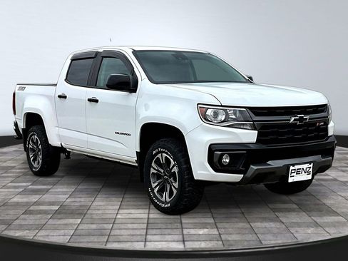 Used 2022 Chevrolet Colorado Z71 w/ Safety Package AWD/4WD image 3