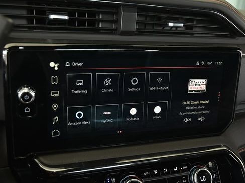 Used 2024 GMC Sierra 2500 AT4 image 45