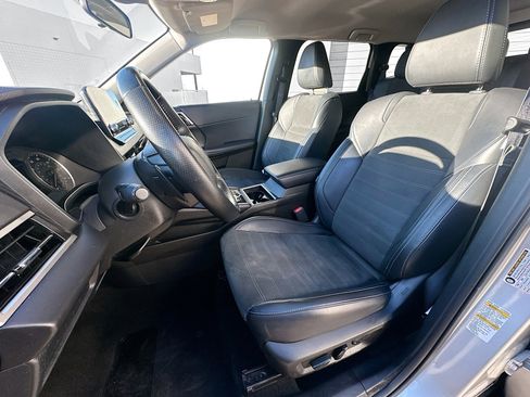 Used 2024 Mitsubishi Outlander SE Black Edition image 13