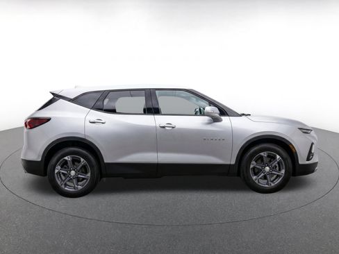 Used 2025 Chevrolet Blazer LT FWD image 8
