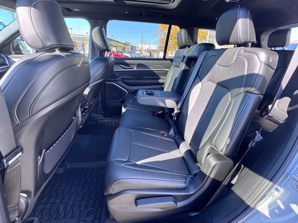 New 2026 Jeep Grand Cherokee L Limited AWD/4WD image 16