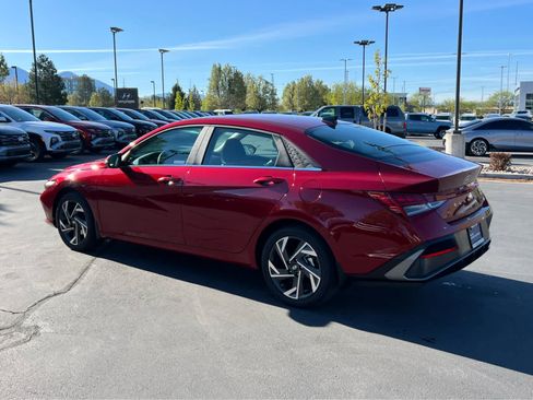 Certified 2026 Hyundai Elantra Limited FWD image 11