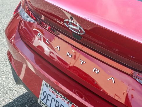 Certified 2023 Hyundai Elantra SEL image 9